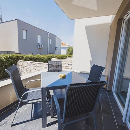 Apartments Lemon Novalja Ngoại thất bức ảnh