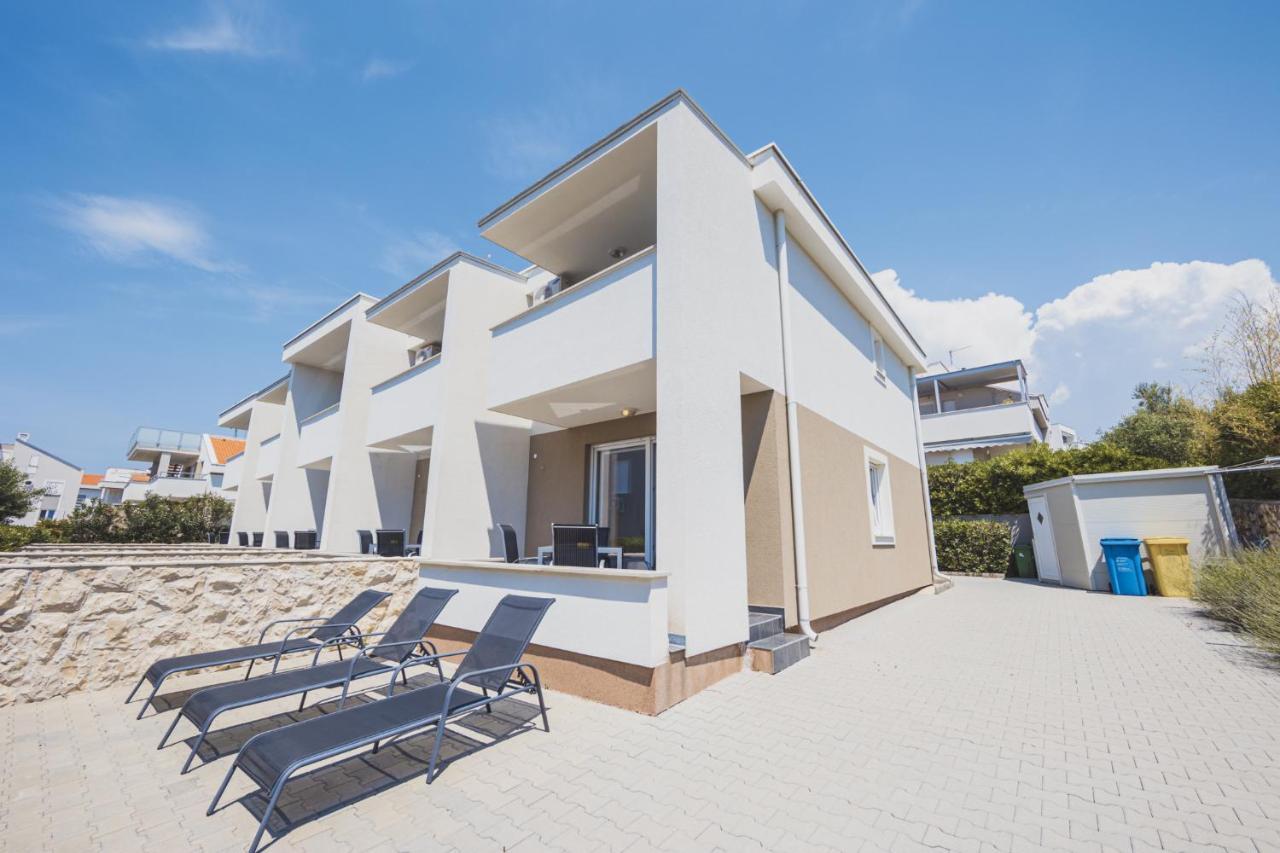 Apartments Lemon Novalja Ngoại thất bức ảnh