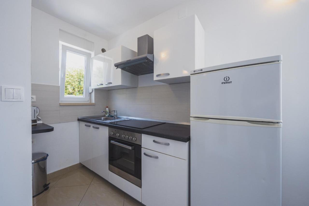 Apartments Lemon Novalja Ngoại thất bức ảnh
