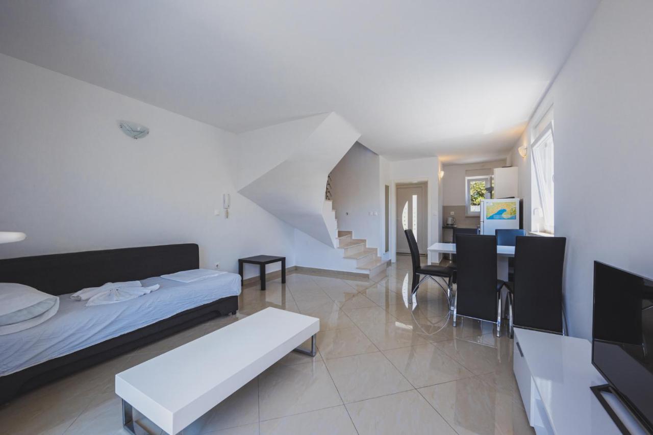 Apartments Lemon Novalja Ngoại thất bức ảnh