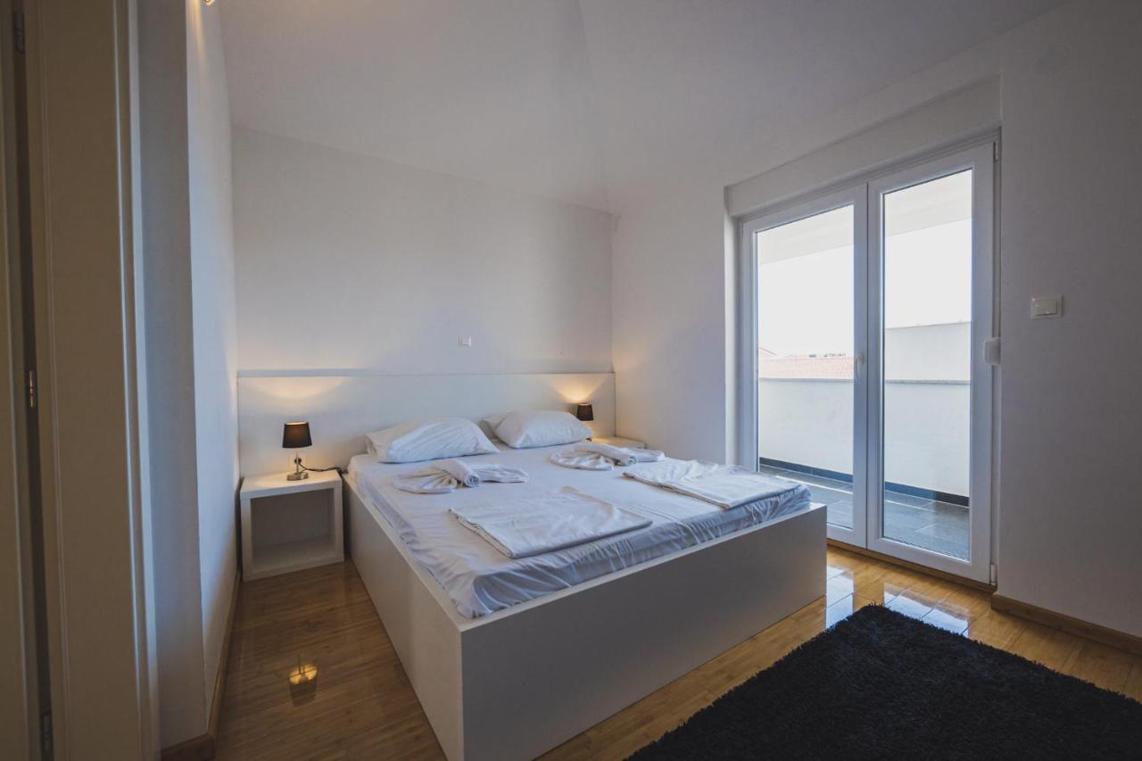 Apartments Lemon Novalja Ngoại thất bức ảnh