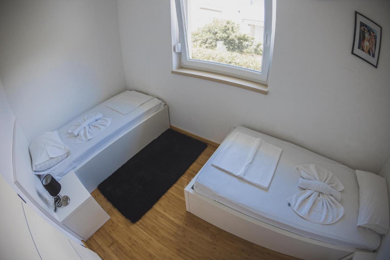 Apartments Lemon Novalja Ngoại thất bức ảnh