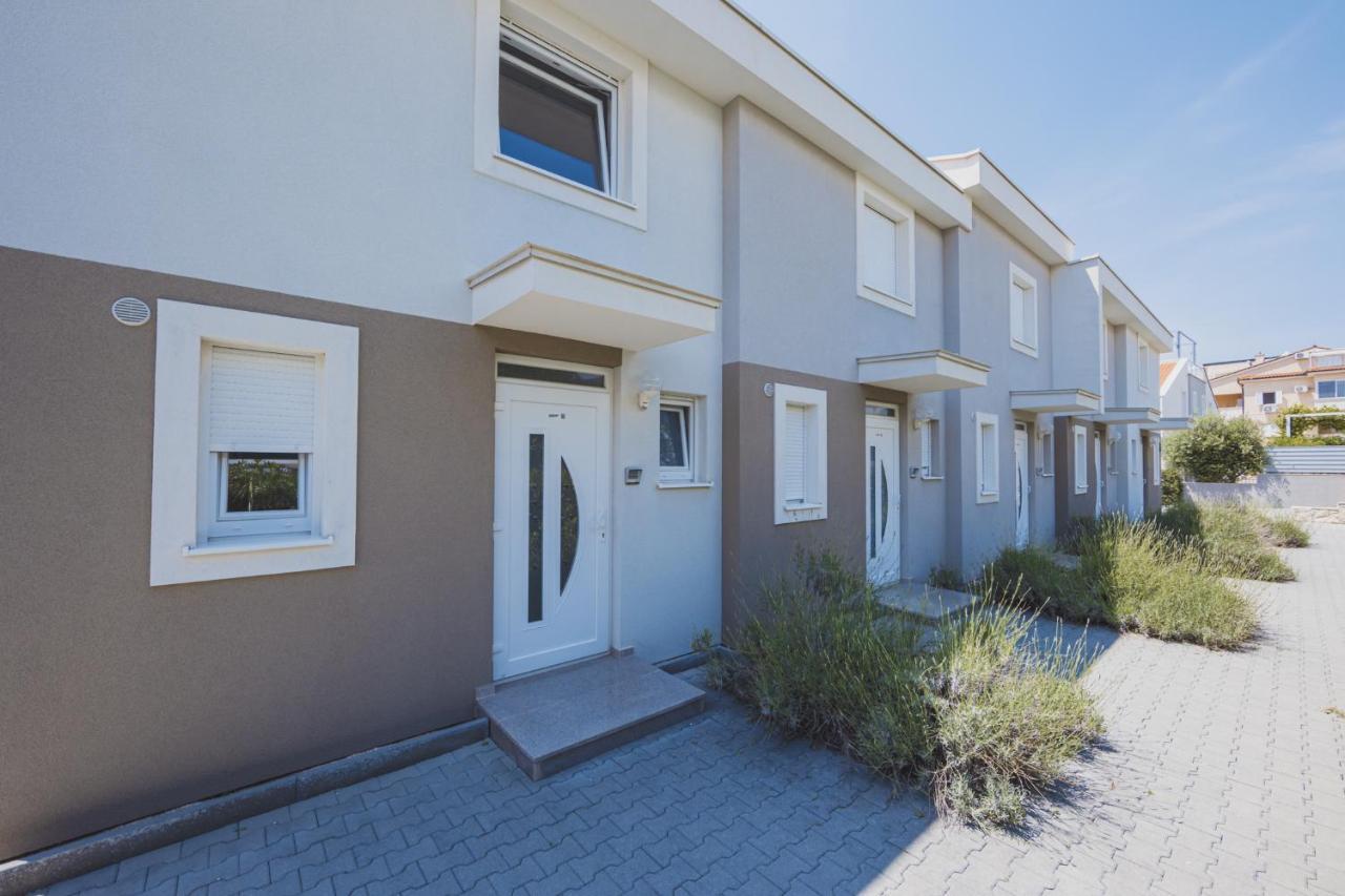 Apartments Lemon Novalja Ngoại thất bức ảnh